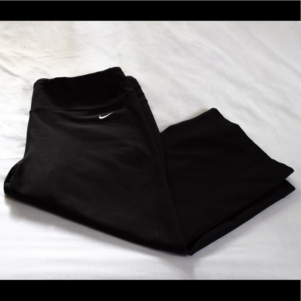 Nike Cropped Athletic Leggings